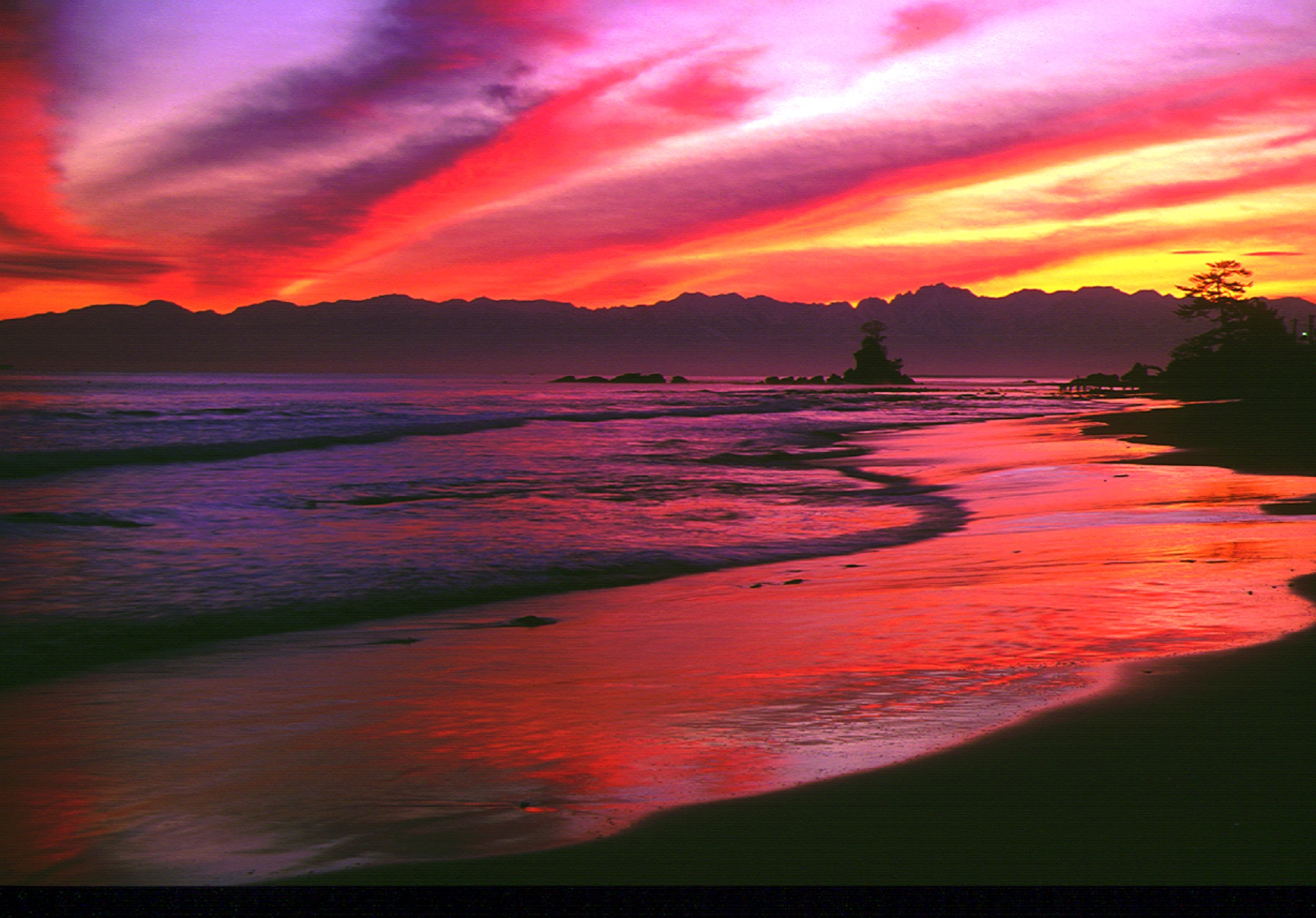富山湾の日の出