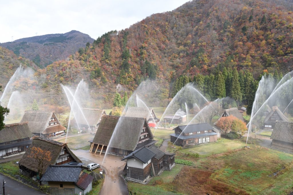 菅沼合掌造り集落消火訓練